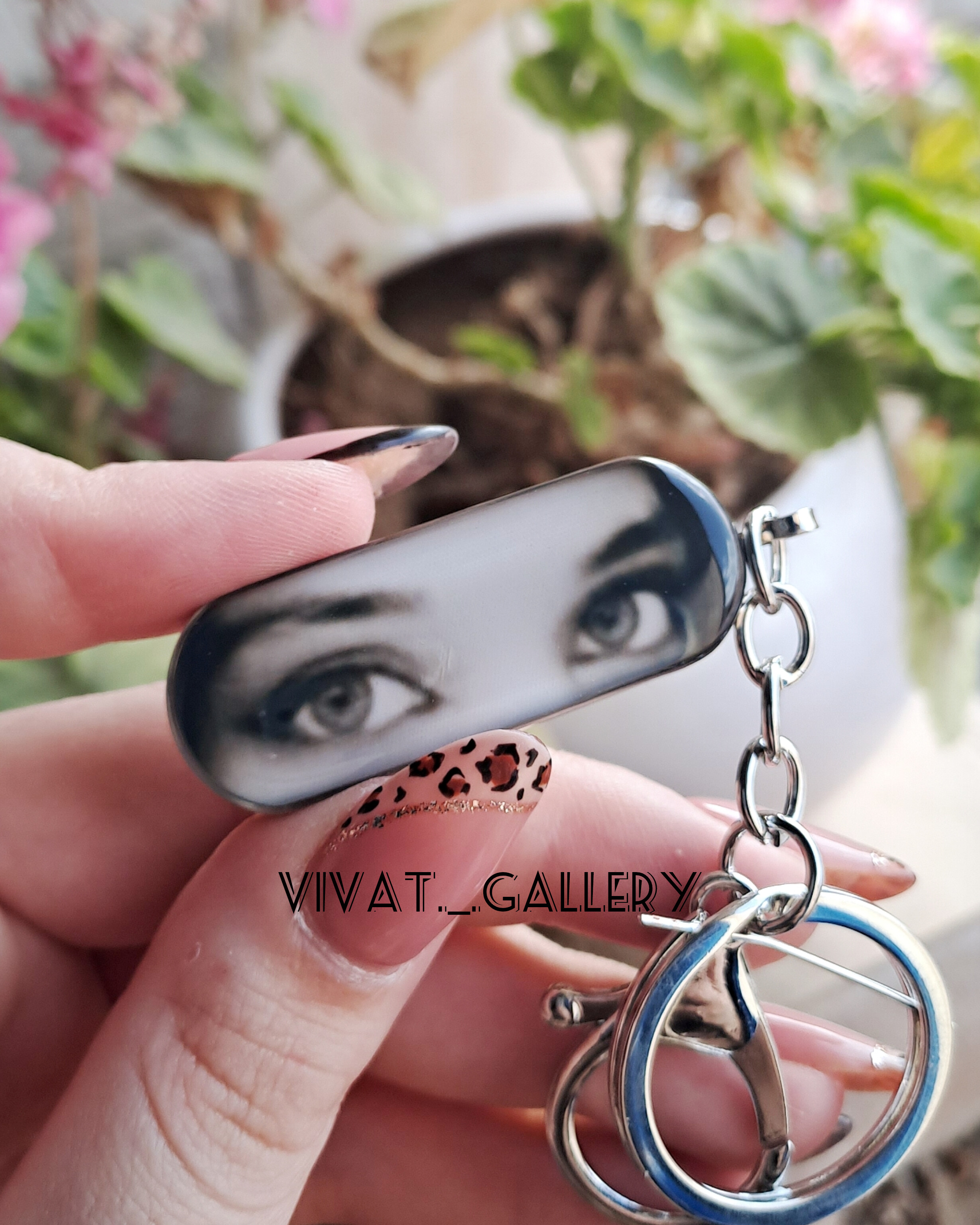 سرسوویچی و سرکلیدی با عکس چشم ها و متن دلخواه